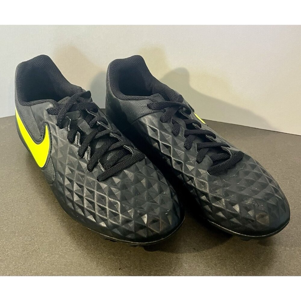 Nike Tiempo Youth Soccer Cleats Black & Neon Green US 5Y / EU 37.5